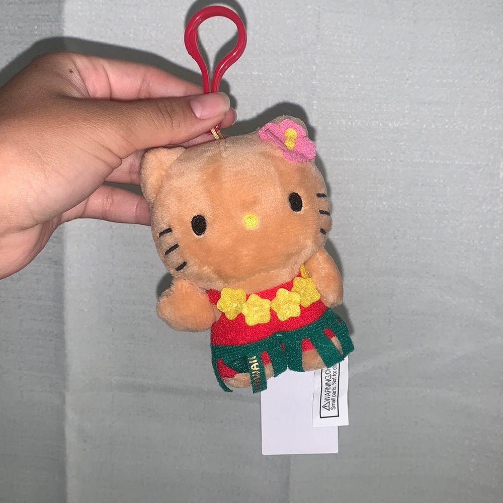 Hawai’i Hula Hello Kitty plush keychain